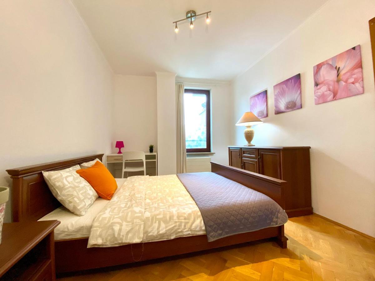 Center Warsaw - Apartmenty Jana Pawla II Kültér fotó