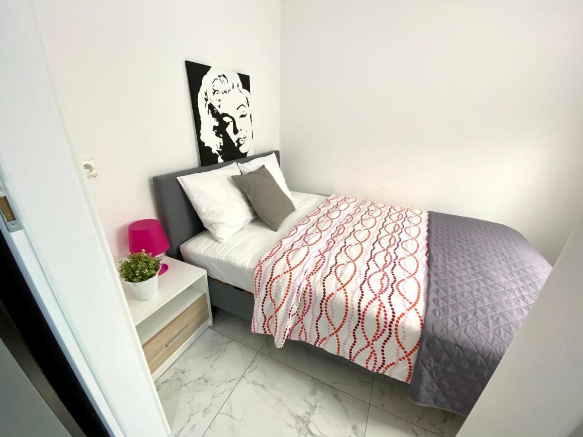 Center Warsaw - Apartmenty Jana Pawla II Kültér fotó