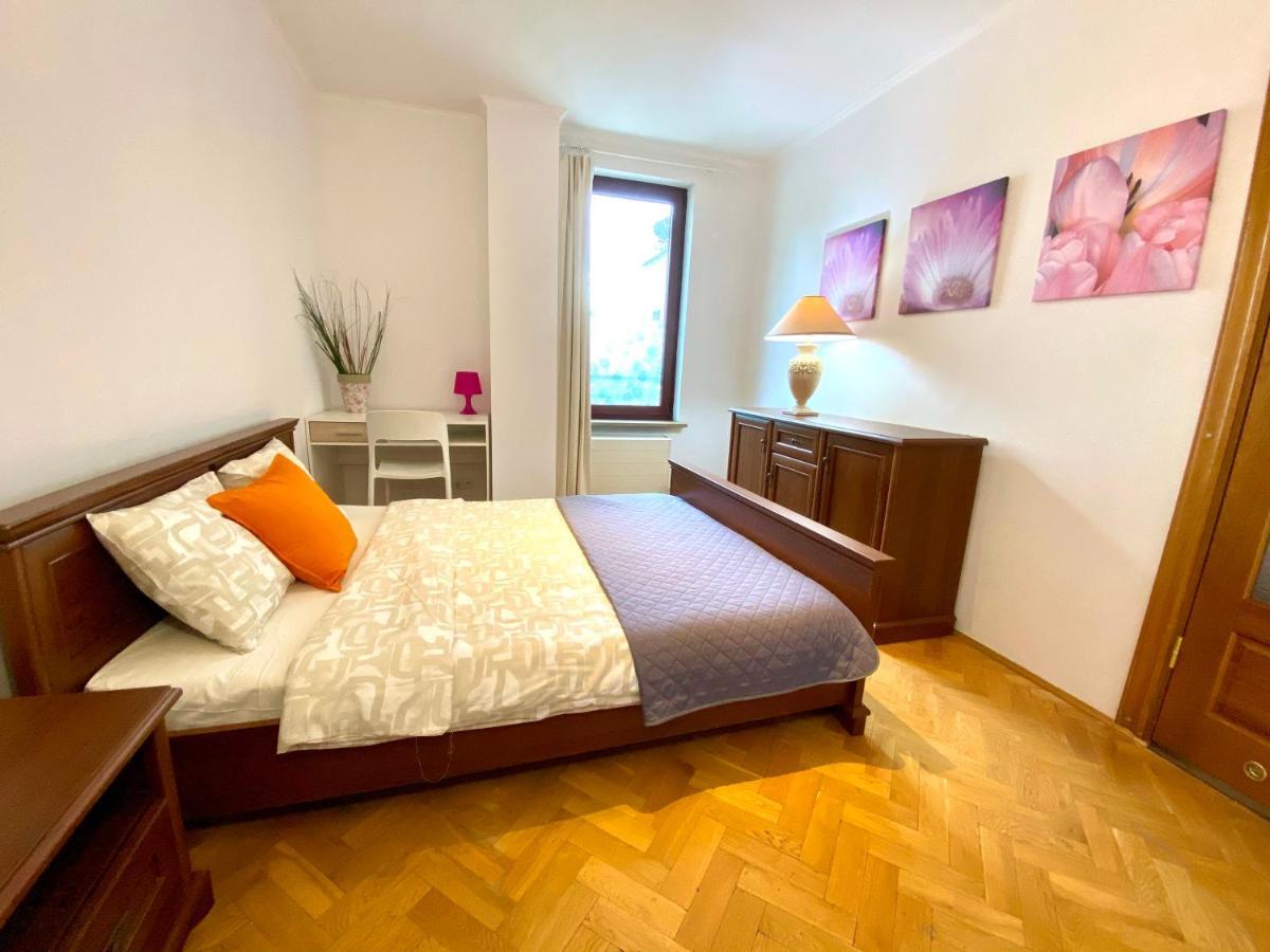 Center Warsaw - Apartmenty Jana Pawla II Kültér fotó