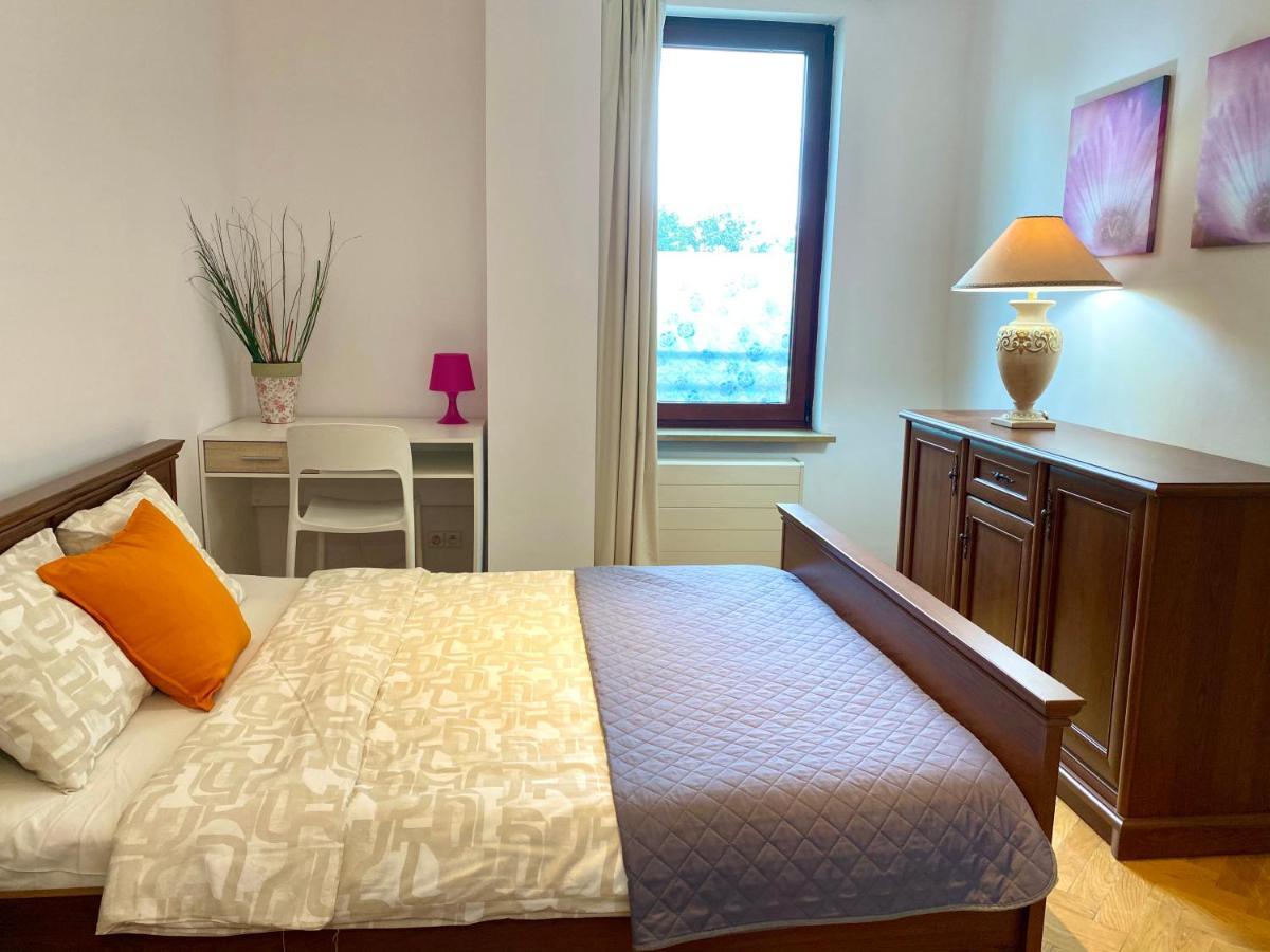 Center Warsaw - Apartmenty Jana Pawla II Kültér fotó