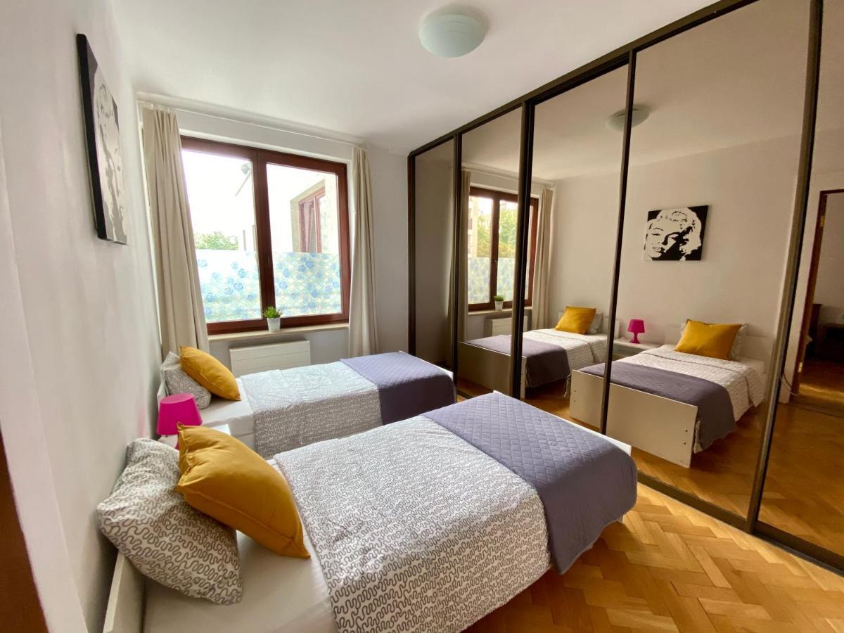 Center Warsaw - Apartmenty Jana Pawla II Kültér fotó