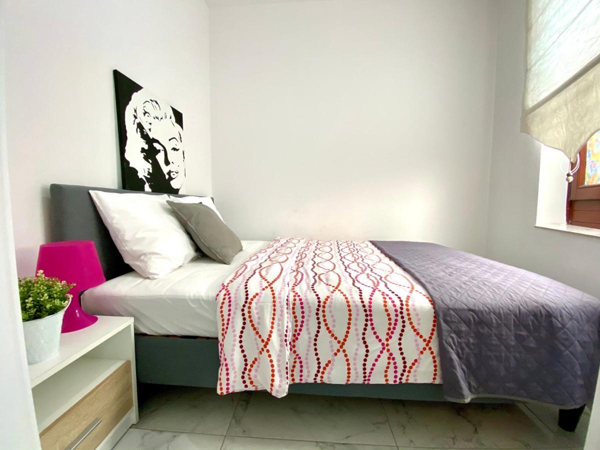 Center Warsaw - Apartmenty Jana Pawla II Kültér fotó