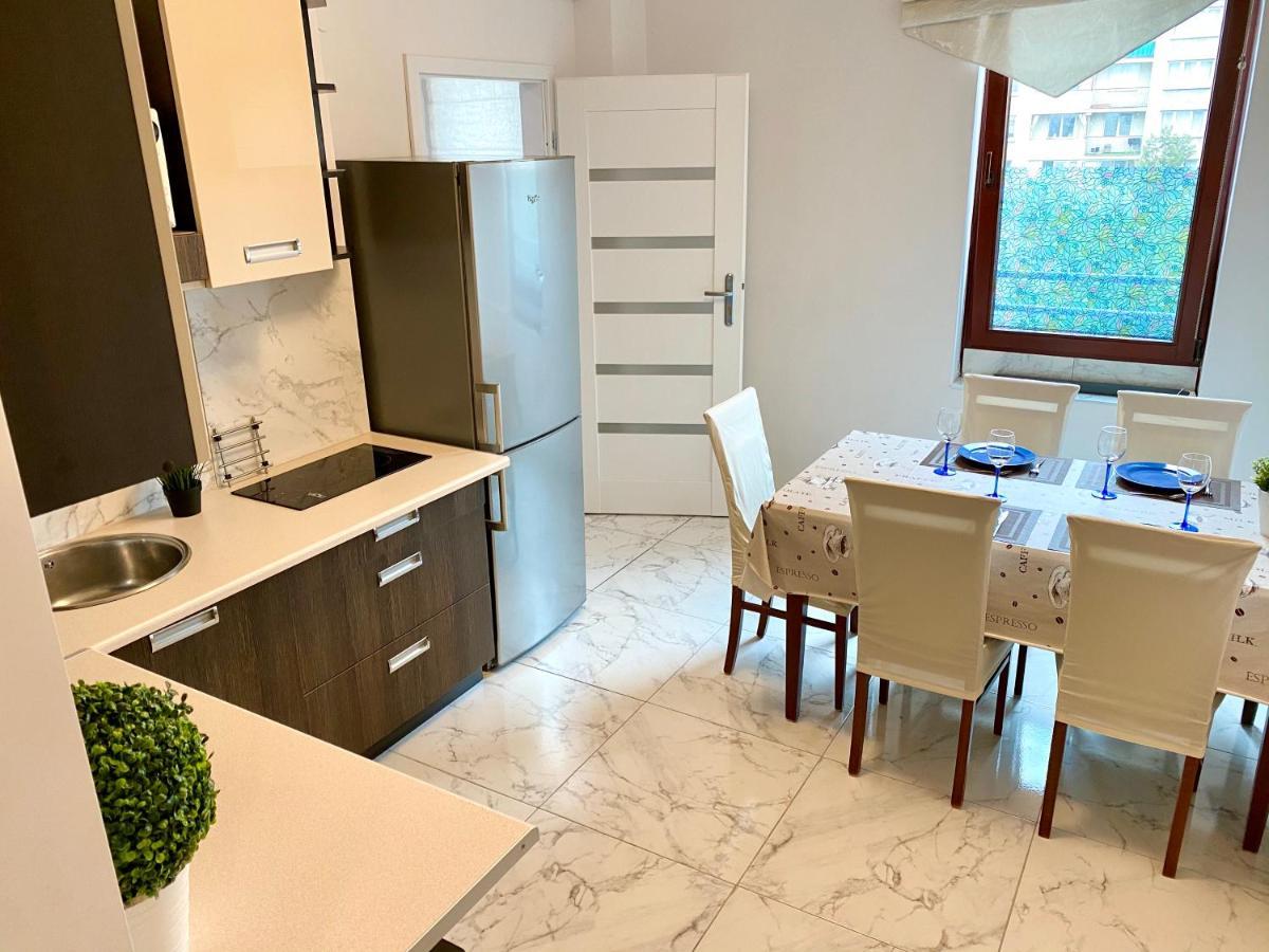 Center Warsaw - Apartmenty Jana Pawla II Kültér fotó