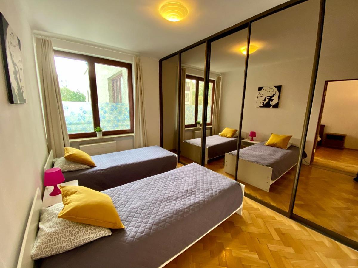 Center Warsaw - Apartmenty Jana Pawla II Kültér fotó