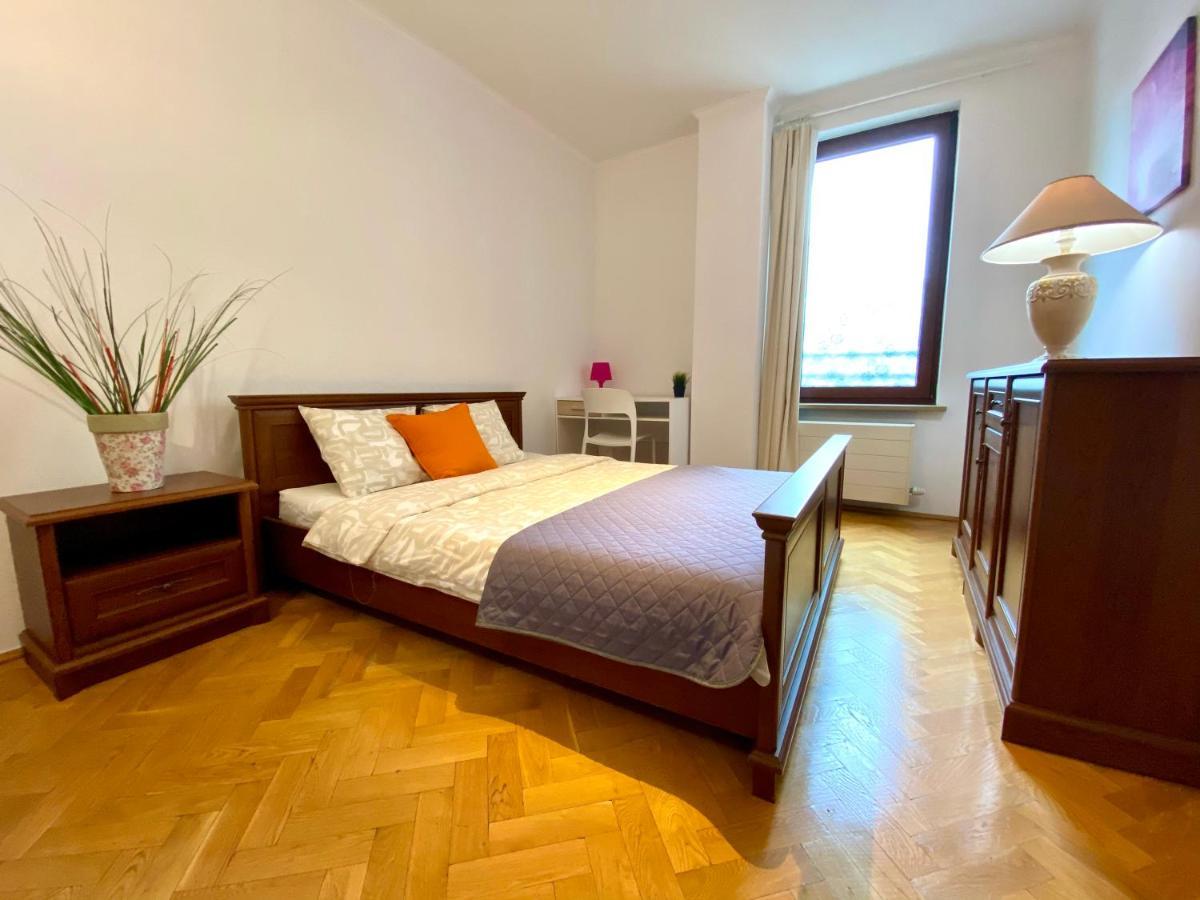 Center Warsaw - Apartmenty Jana Pawla II Kültér fotó