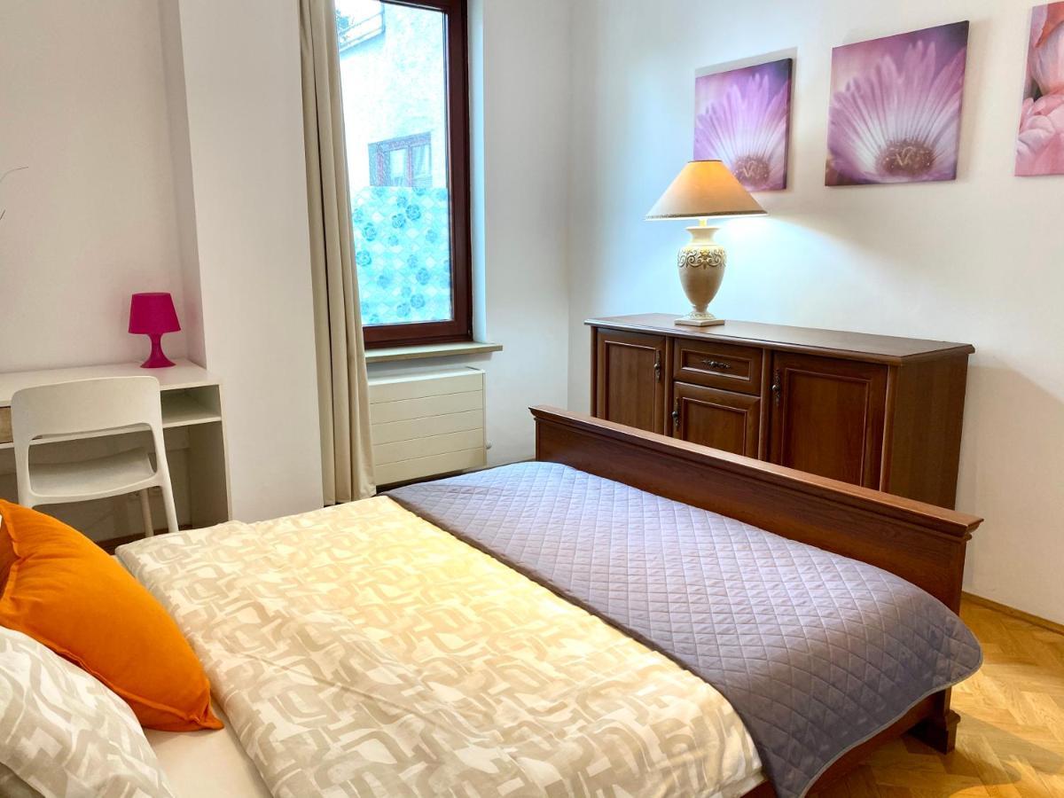 Center Warsaw - Apartmenty Jana Pawla II Kültér fotó
